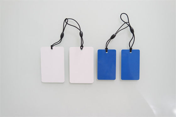 ป้ายสติกเกอร์ RFID 512 บิต แท็กเครื่องแต่งกาย RFID อ่านระยะ 5 เมตร