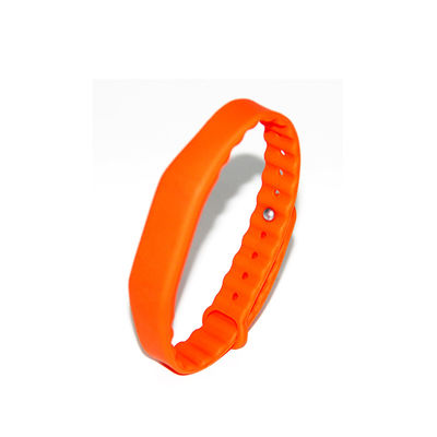 FM11RF08 แท็กสายรัดข้อมือ RFID สายรัดข้อมือซิลิคอน RFID แบบปรับได้