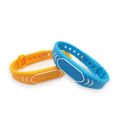 ปรับแต่งสายรัดข้อมือซิลิโคน NFC สำหรับวิทยาเขต / สวนสนุก